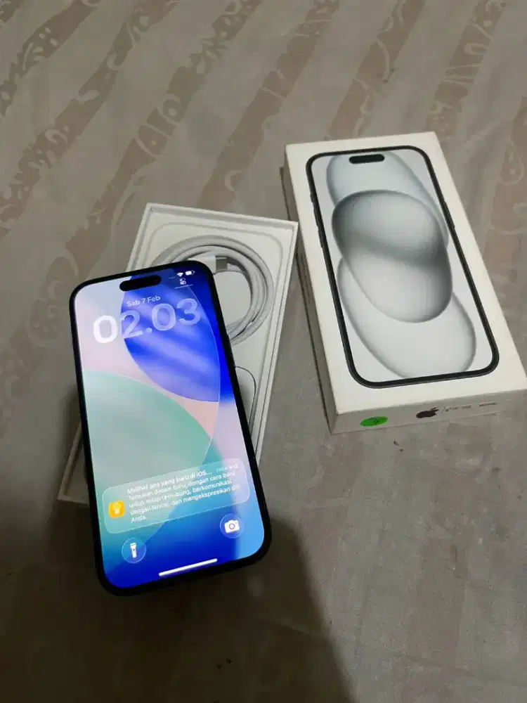 iPhone 15 128 GB garansi resmi Ibox face id on true tone on bh 84%