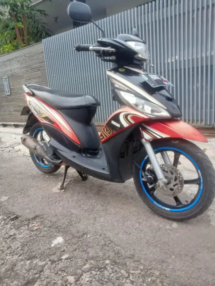 motor mio j 2012