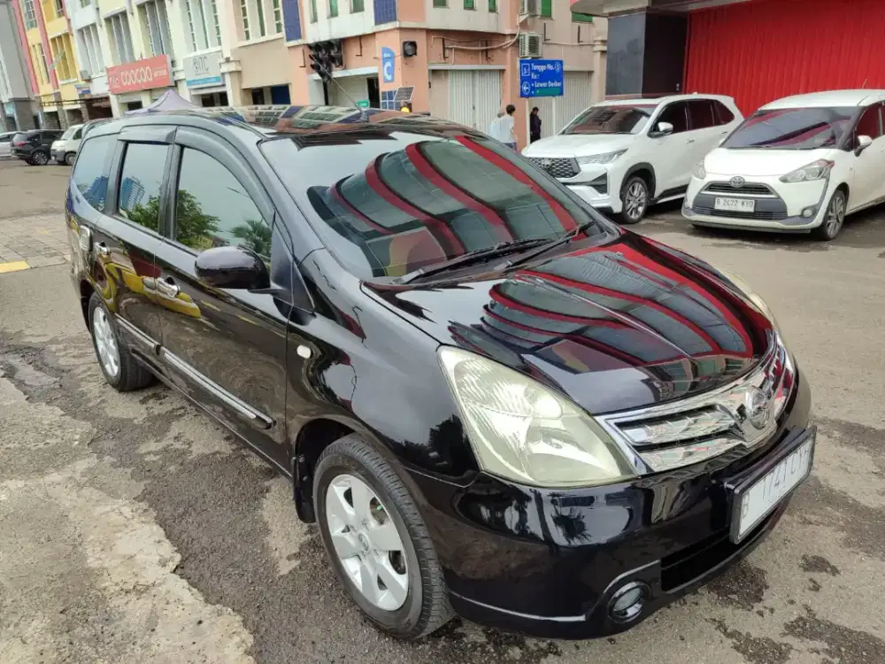 KM LOW Grand Livina 1.5 XV AT 2010 Nissan Grandlivina Matic
