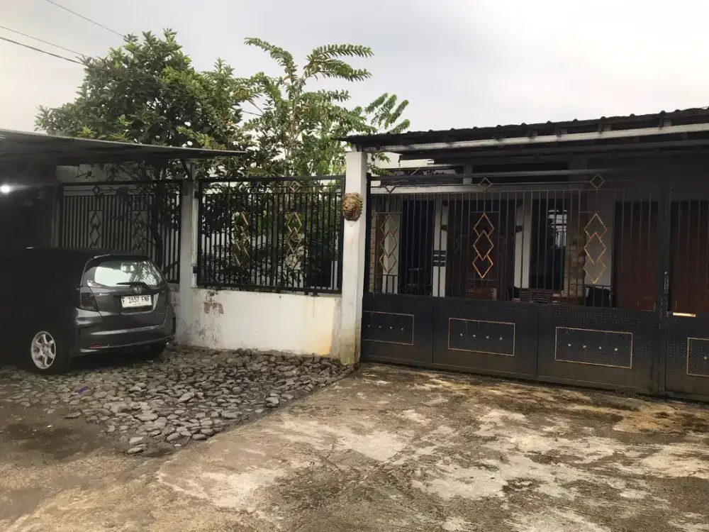 Dijual murah Rumah dan gudang luas 1200 meter
