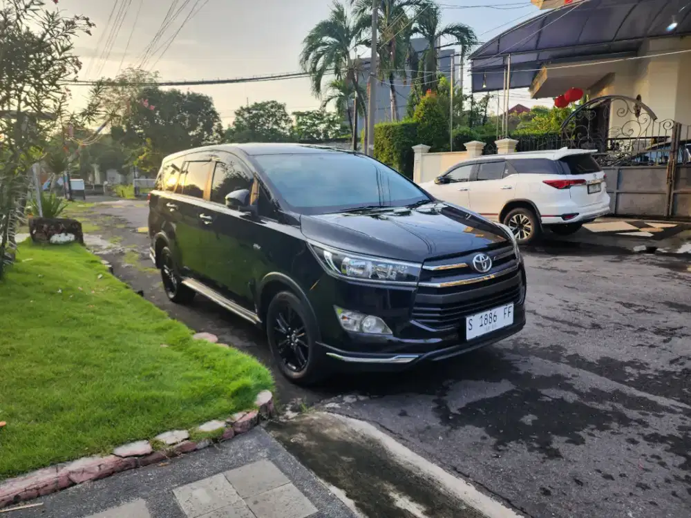 Toyota kijang innova reborn 2.0 Matic 2020