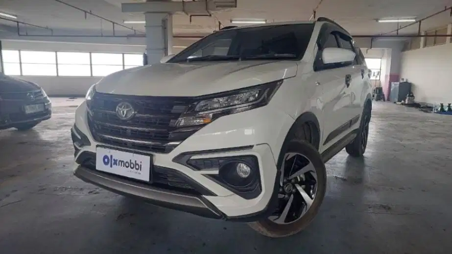 TDP 12JT, TERMURAH Toyota Rush 1.5 GR Sport Bensin-AT Putih 2022