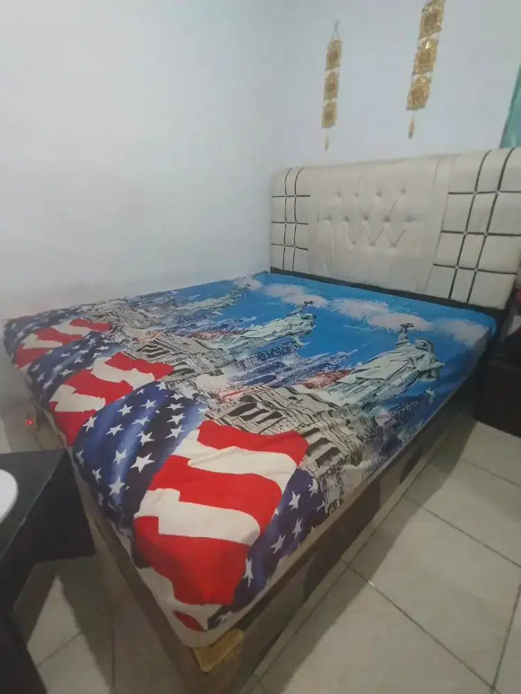 Tempat tidur/spring bed