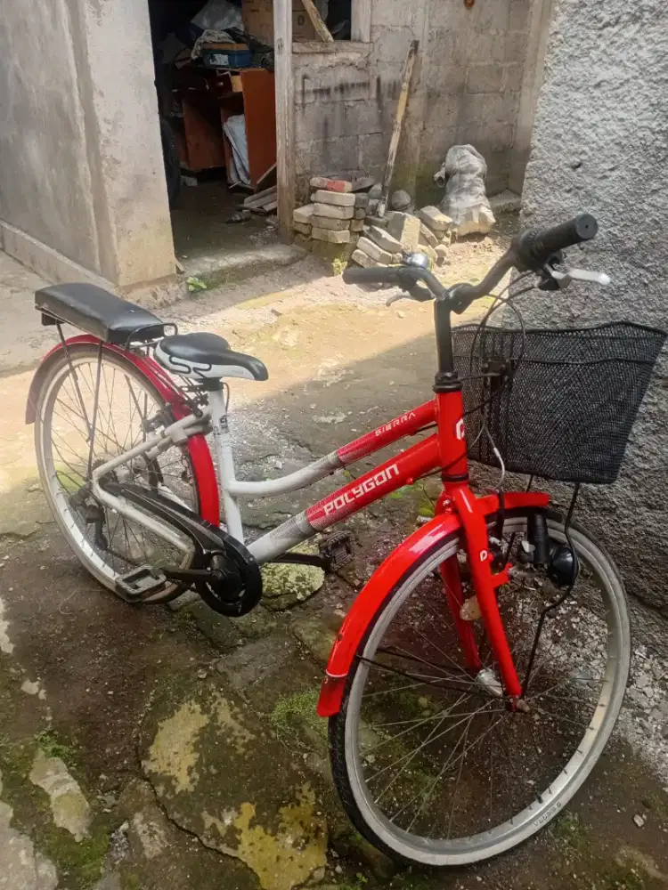 Sepeda polygon sierra merah putih