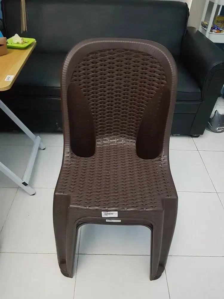 KURSI  BARU 180 rb dapat 2 pc merk olymplast tebel kuat