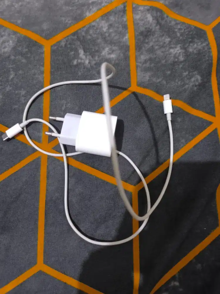 Charger ori iphone