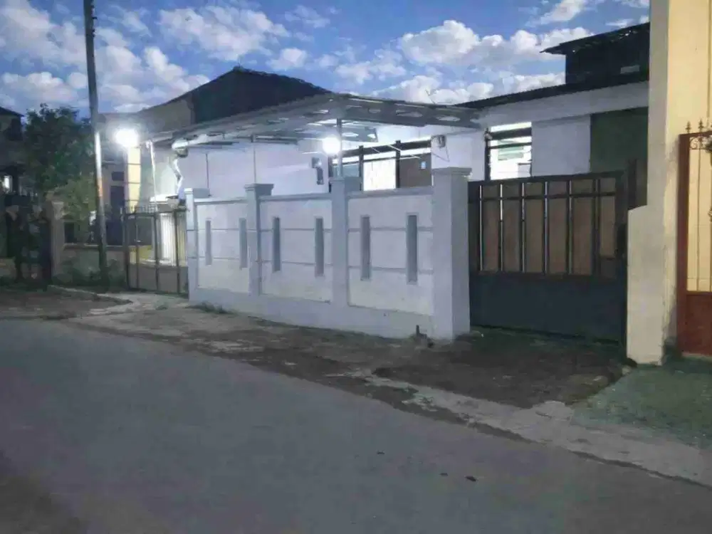 Di sewakan cat baru bersih dkt Indomaret Letjen Sutoyo