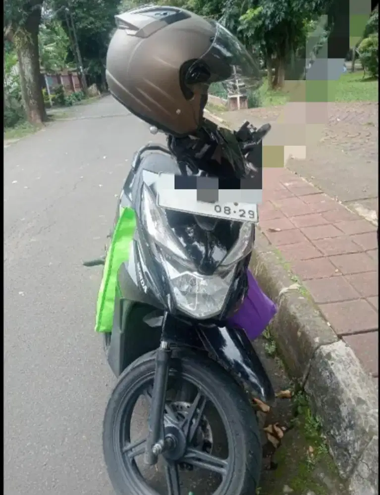 Honda beat 2019, warna hitam.