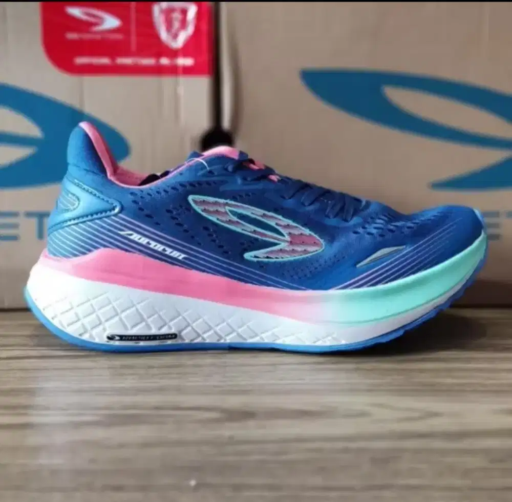 910 Aurorun size 43.