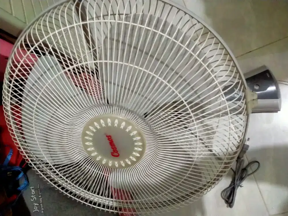 Kipas angin dinding cosmos 16 inci