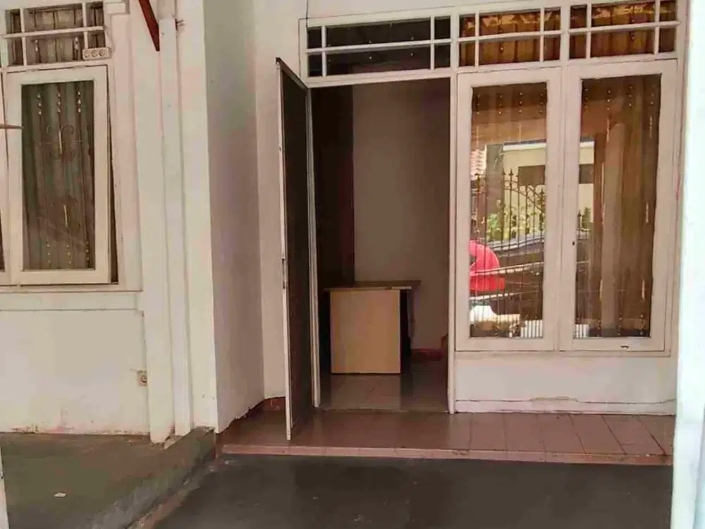 Disewakan rumah taman palem lestari