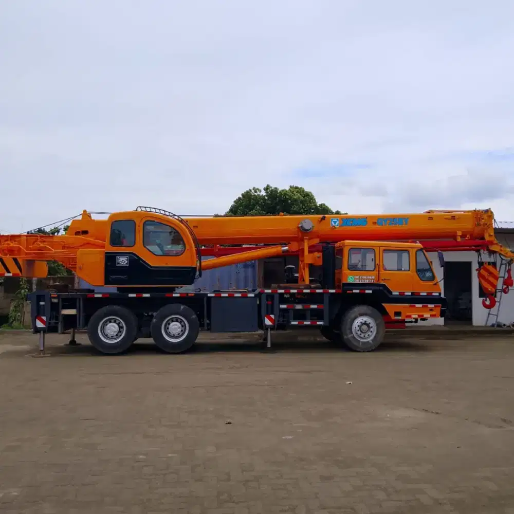 Mobile crane xcmg QY25 tahun 2021