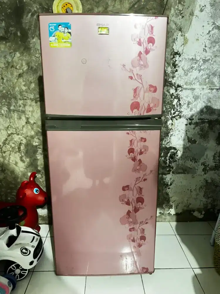 Kulkas Sharp 2 Pintu Warna Pink