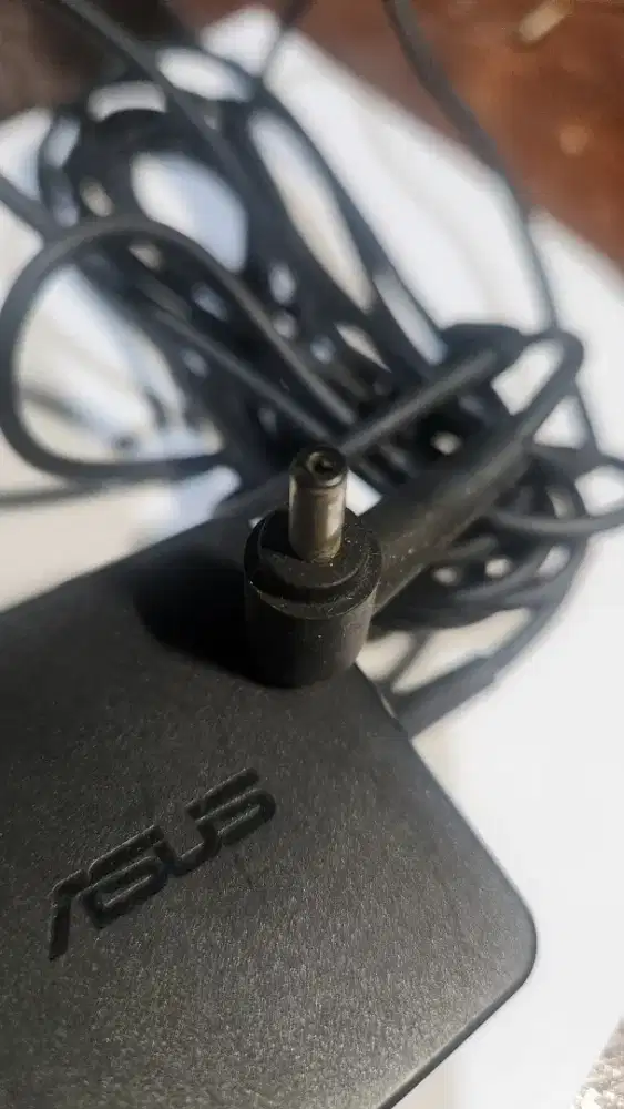 Jual charger laptop Asus bekas tapi original
