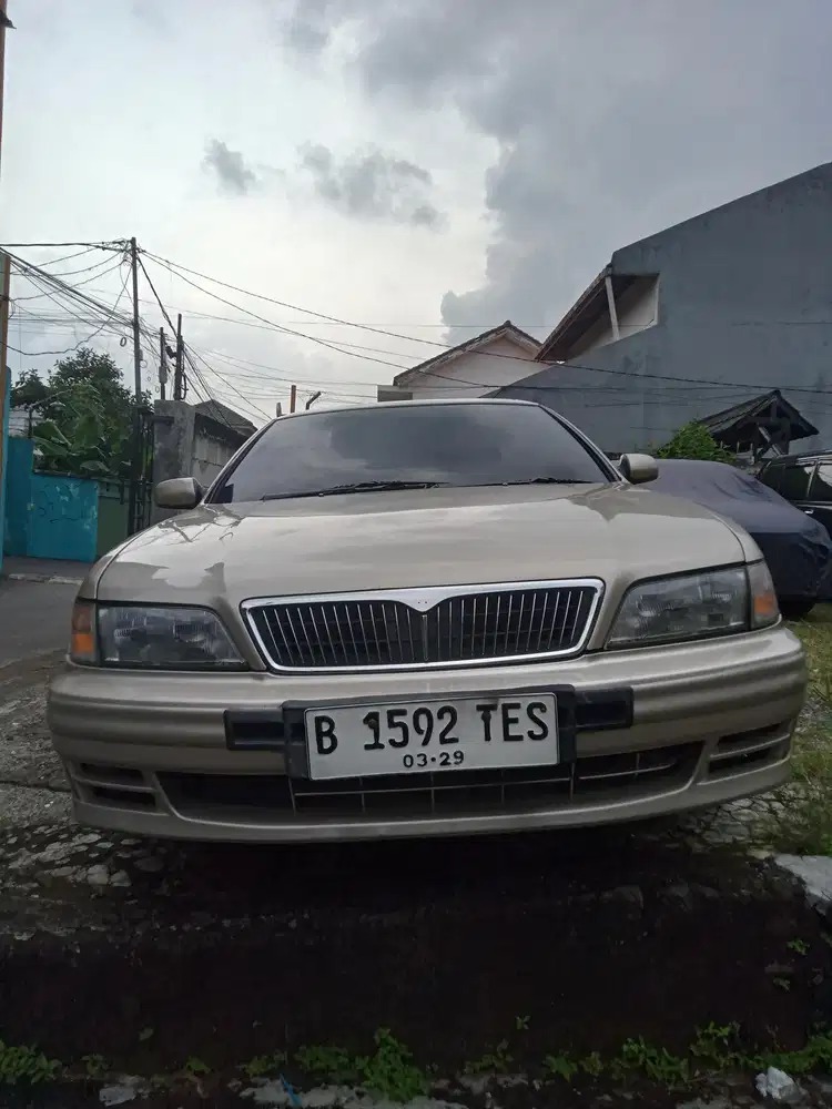 Nissan Infiniti 1997 Bensin