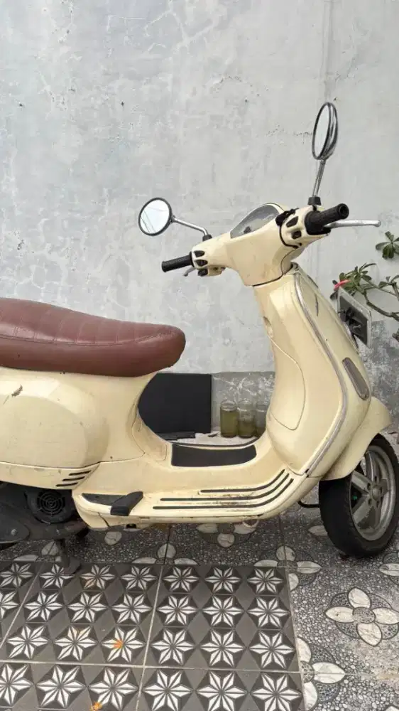Vespa LX Cream tahun 2012