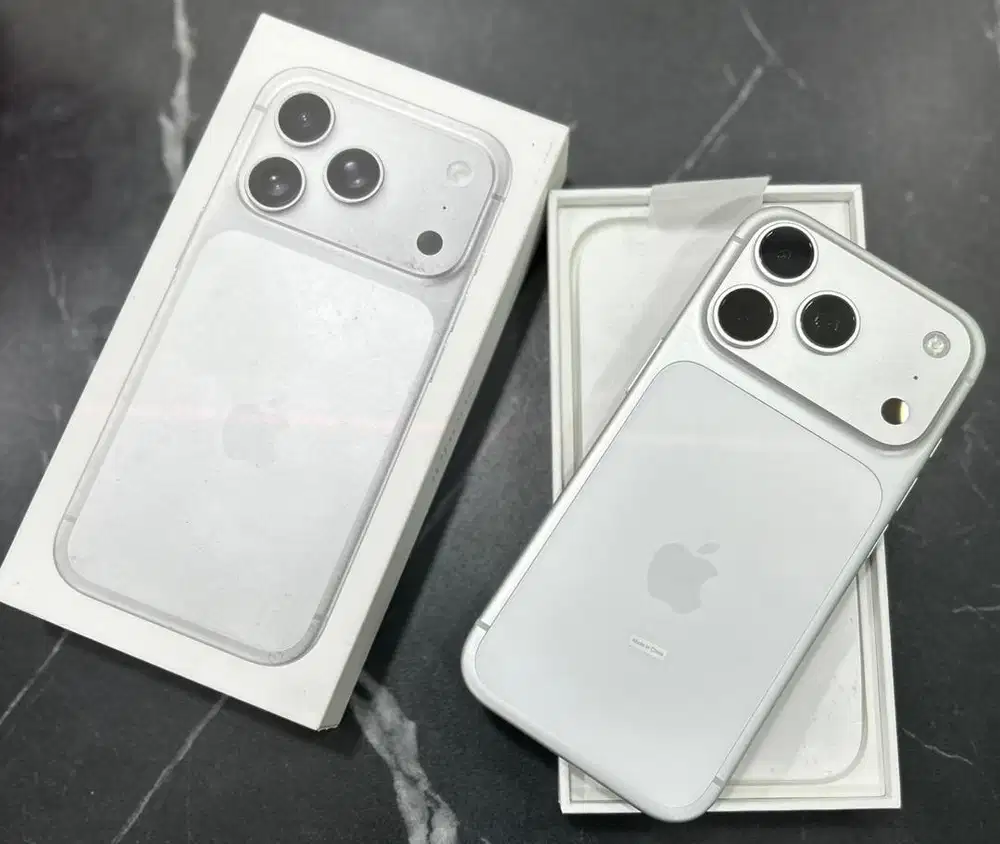 Iphone 17 Pro 256gb silver Masih garansi Ibox mulus fullset nominus
