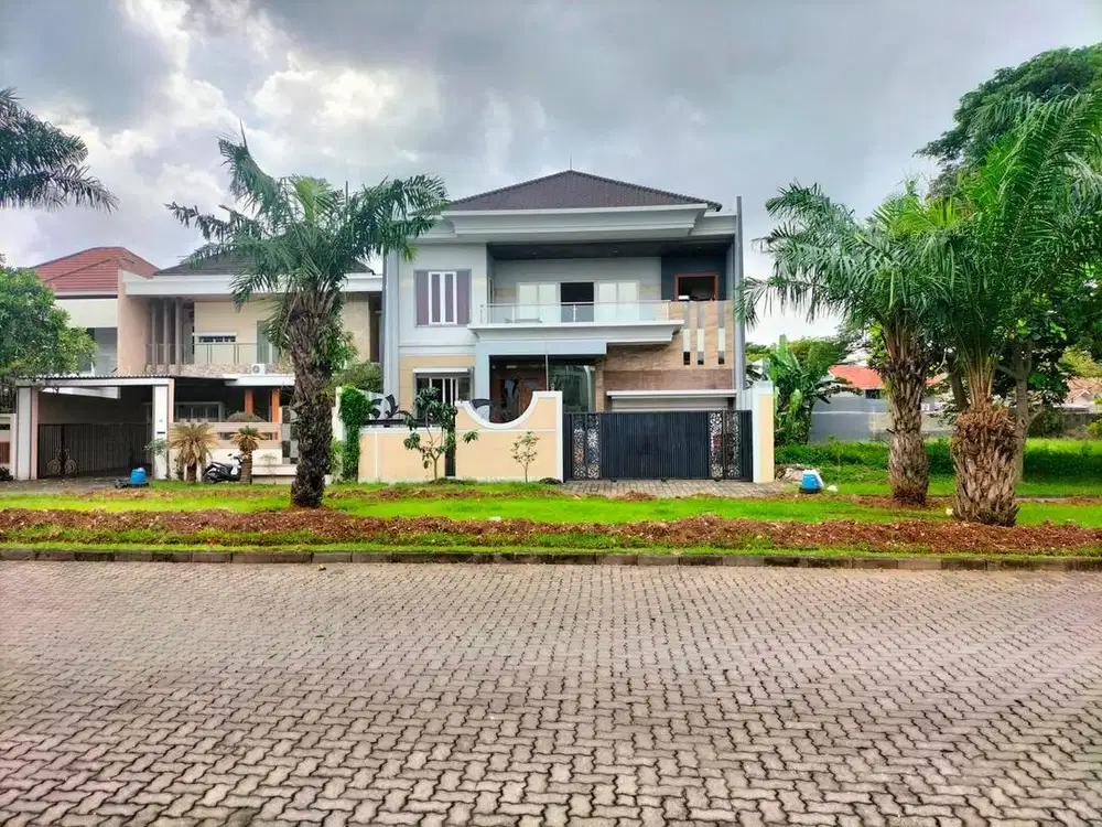 RUMAH MEWAH GRAHA PADMA DI BOULEVARD SEMARANG