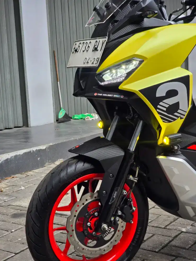 Big Matic Aprilia SR GT 200 tu 2022 km 8rb Modif Turing Siap Gas Antik