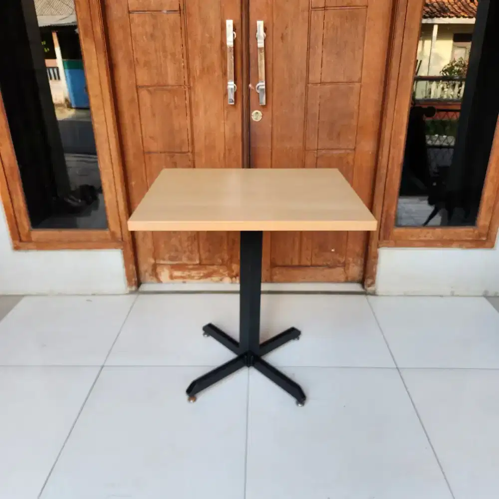 Meja ex Cafe - Meja ex Resto M14