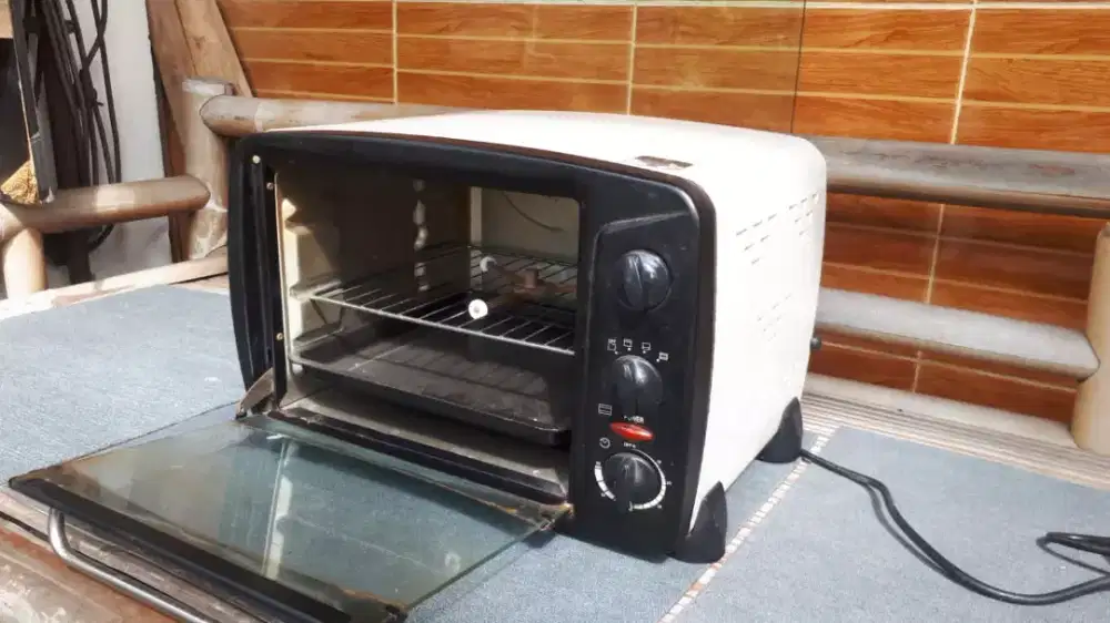 Dijual Oven listrik merk KRIS