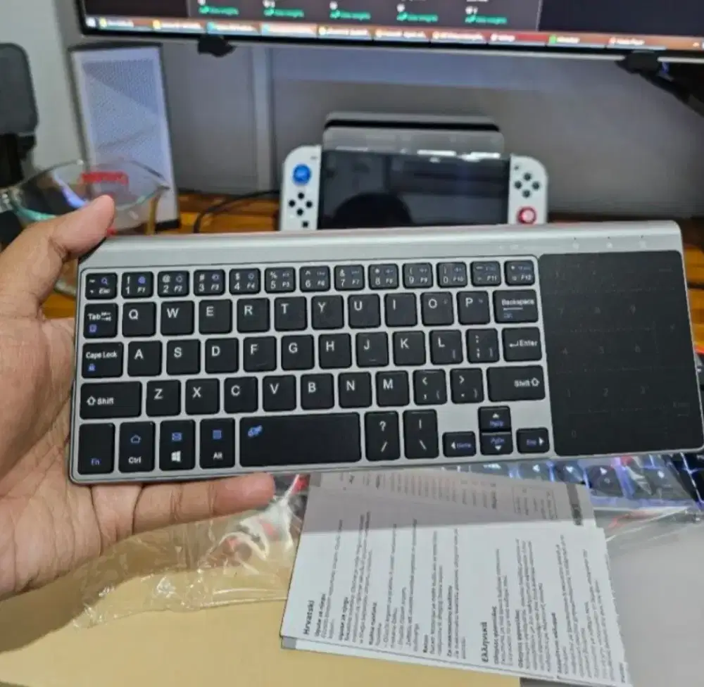 KEYBOARD WIRELESS PORTABLE