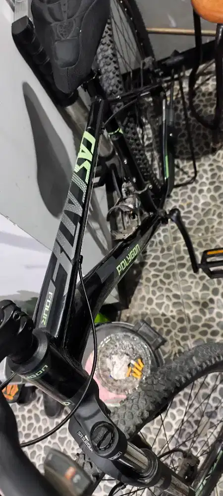 Sepeda MTB Casecade 4