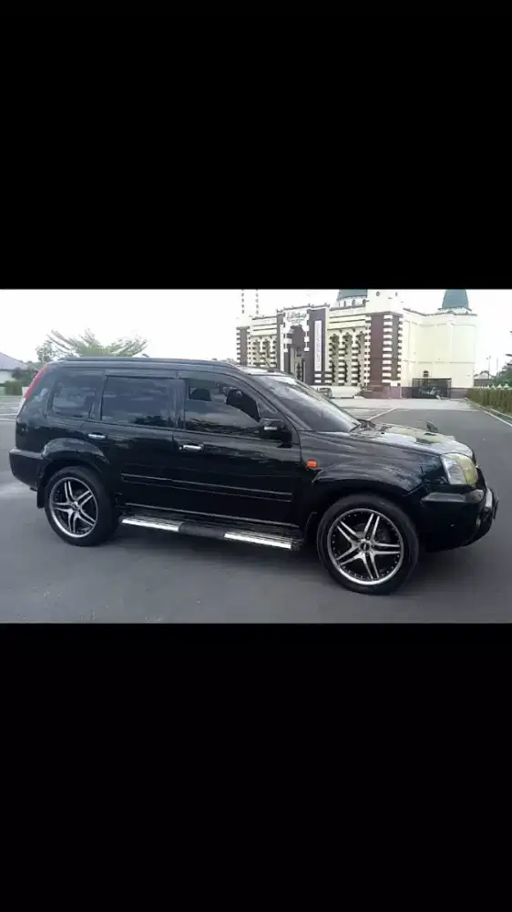Nissan xtrill tahun 2003 matic