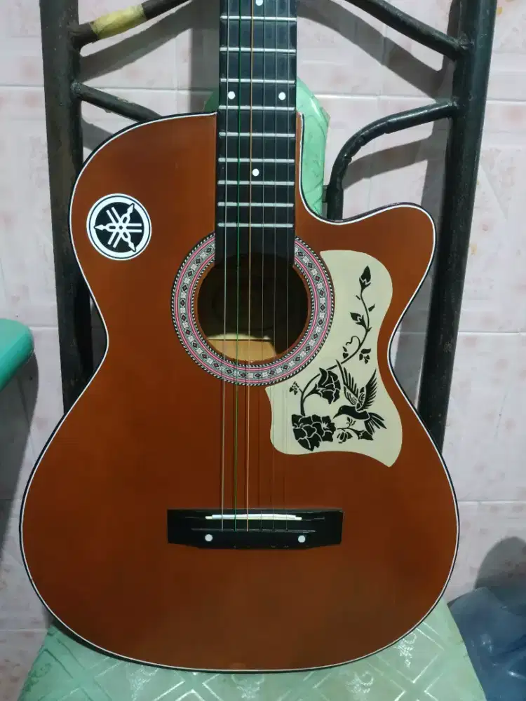 Gitar akustik Yamaha F310 tanam besi senar D'Addario seting ceper
