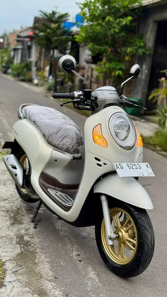 SCOOPY PRESTIGE REMOTE AD WARNA FAVORIT