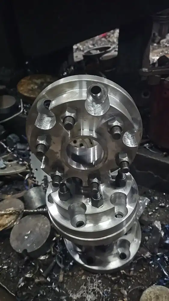 Dibutuhkan kenek bubut