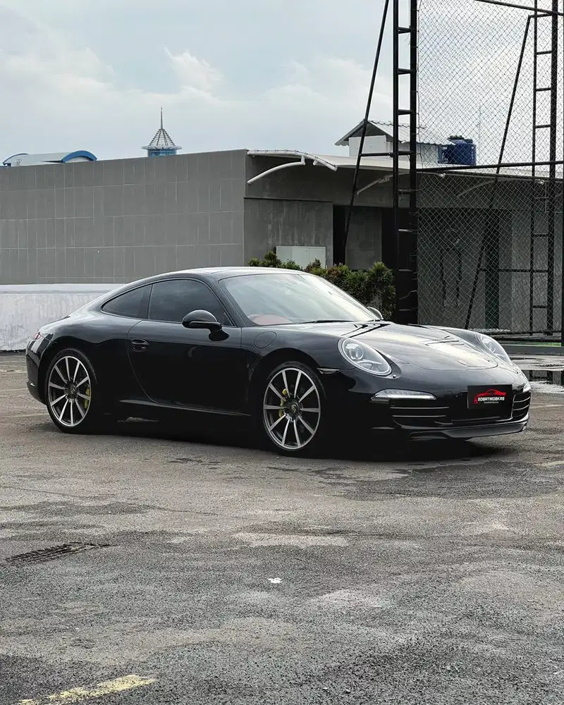 Porsche 911 carrera S 3.8 2013 low kilometer