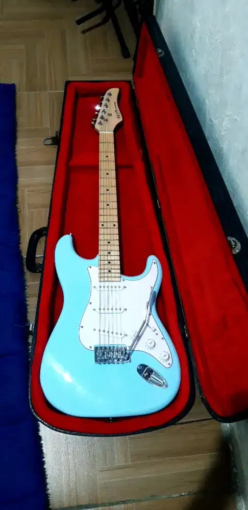 Original kowe . Jual gitar saja