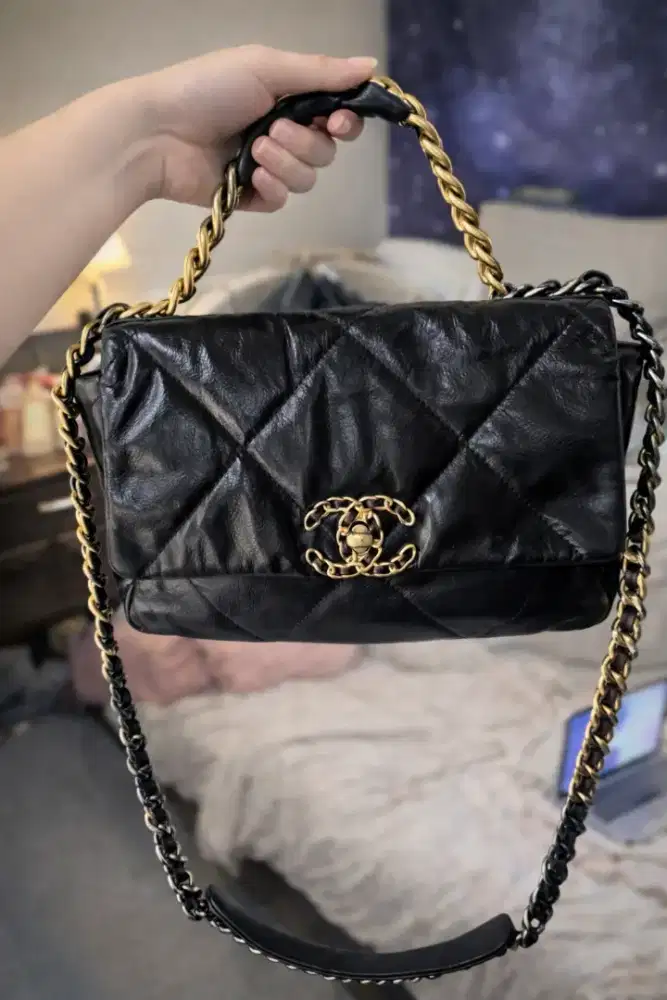Chanel C19 Flapbag (Redline)