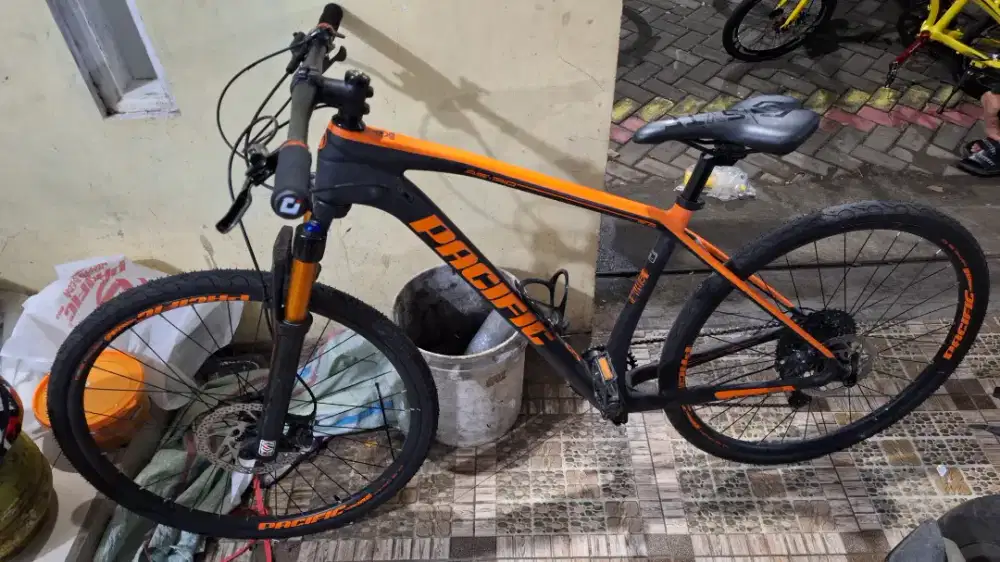 Pacific astrio Carbon