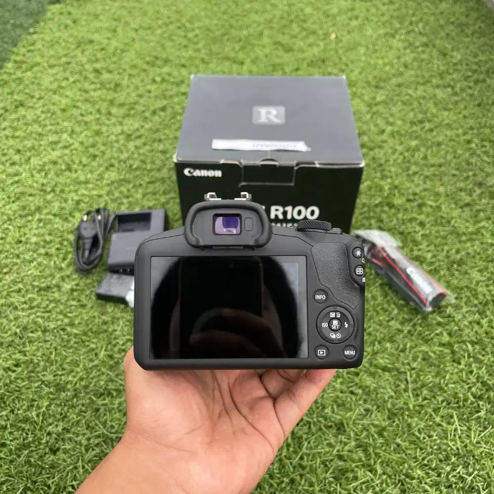 Mirrorless Canon eos R100 lensa kit 18-45mm is stm fullset dus box