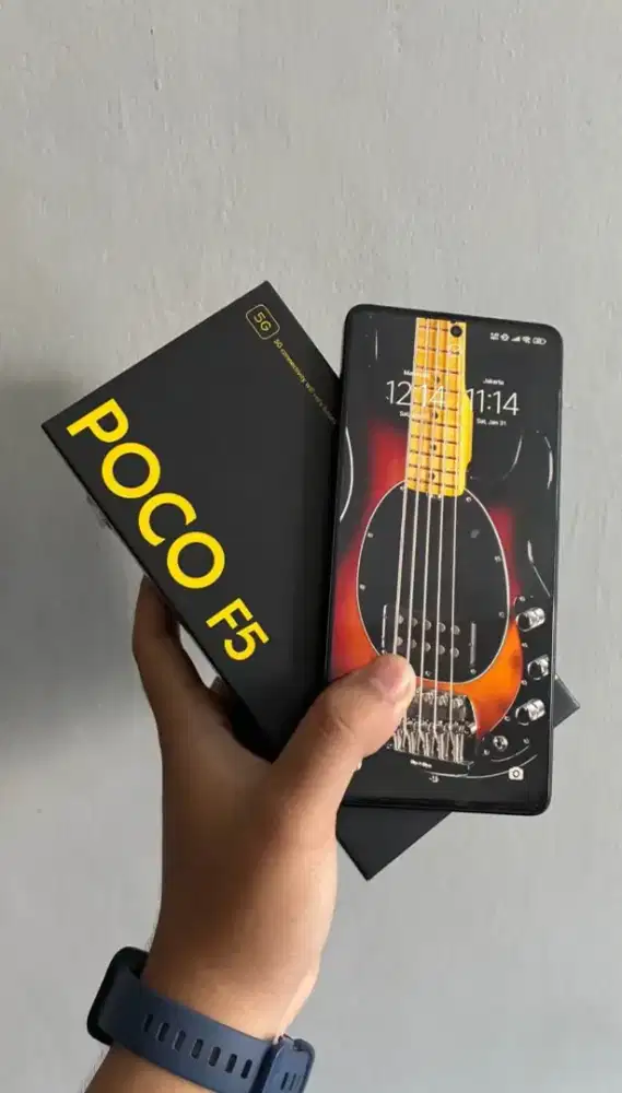 Poco F5 Snapdragon 7+ Gen 2 RAM 12/256 Black