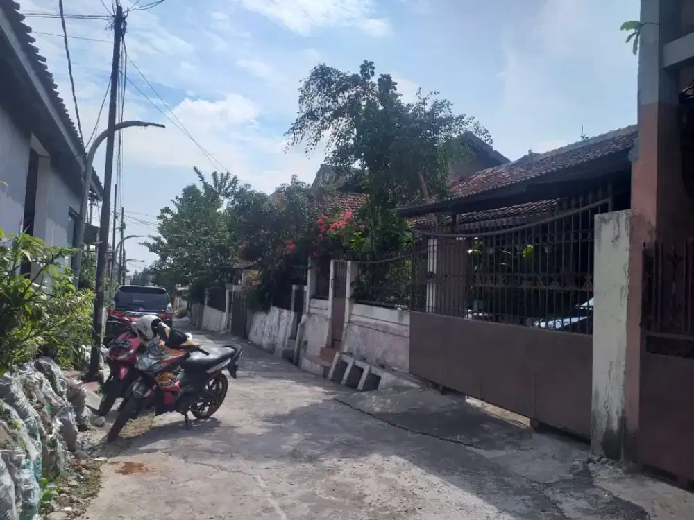 Rumah di Pasir Layung Utara  dekat Saung Udjo Padasuka Kota Bandung