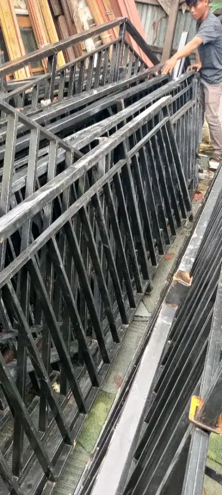 Railing balkon & tangga type minimalis tinggi 85 cm