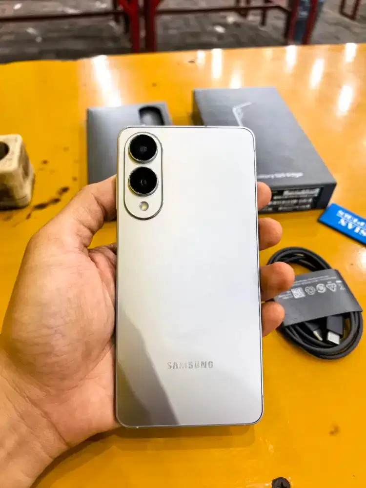 Samsung S25 Edge super likenew garansi panjang