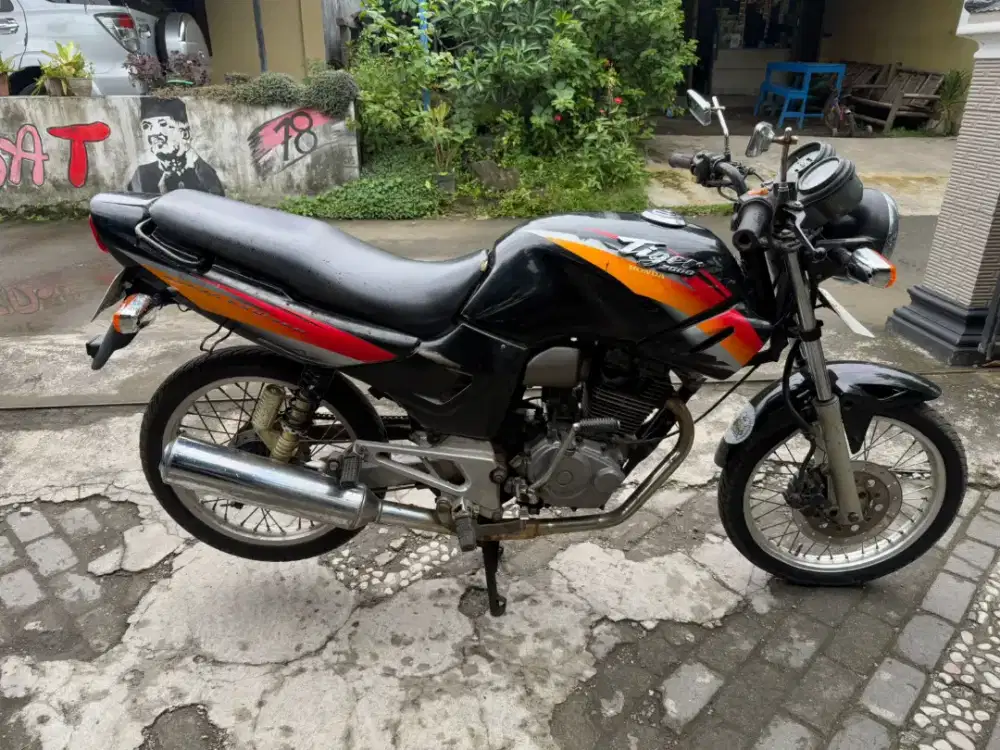 Honda Tiger THN 2000 plat AB Bantul