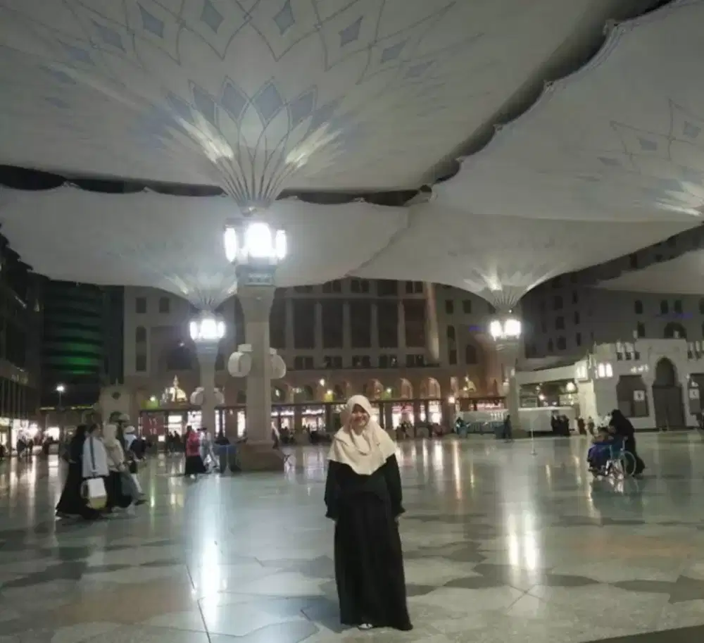 ADM/ asisten apoteker/ Hallal