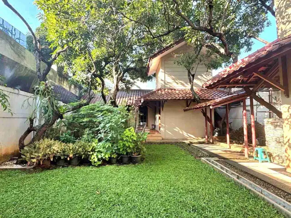 rumah luas terawat dekat scbd shm kebayoran baru