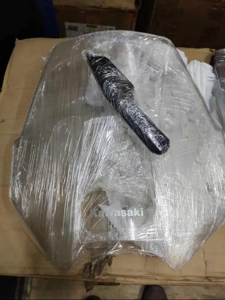 For sale wing shield kawasaki versys 1000