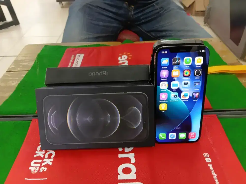 Iphone 12 Pro 128 gb mulus lengkap normal gransi Ibox pa/a