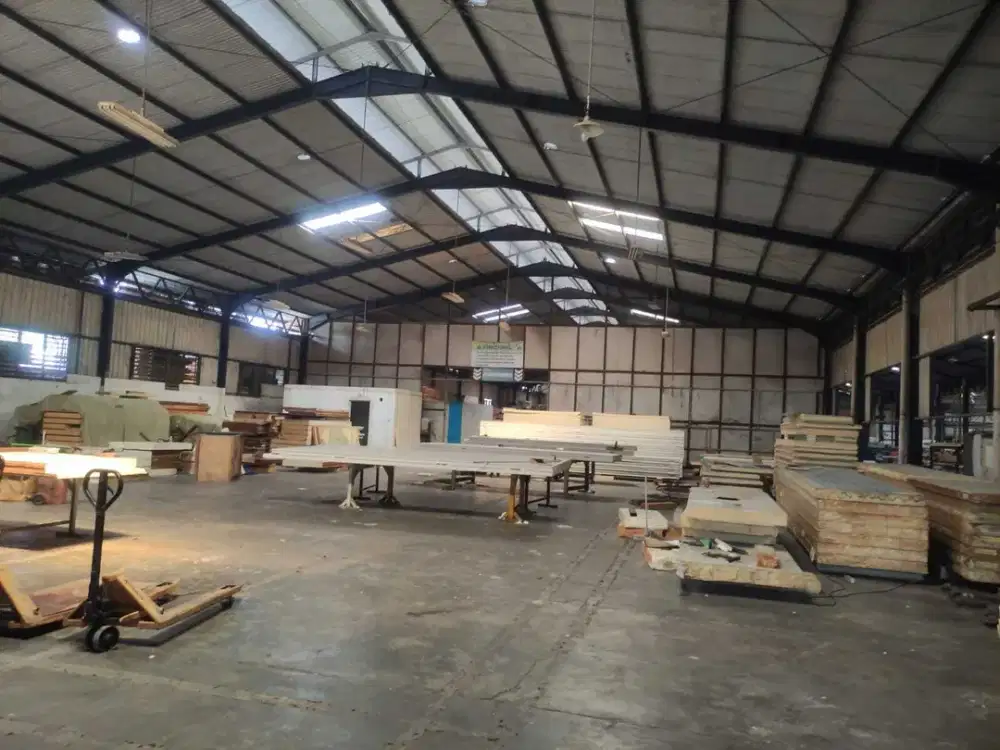 Dijual Gudang di Jalan Raya  akses Container 40 ft