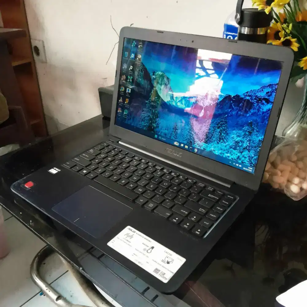 Asus E402WA Windows 11 baterai awet