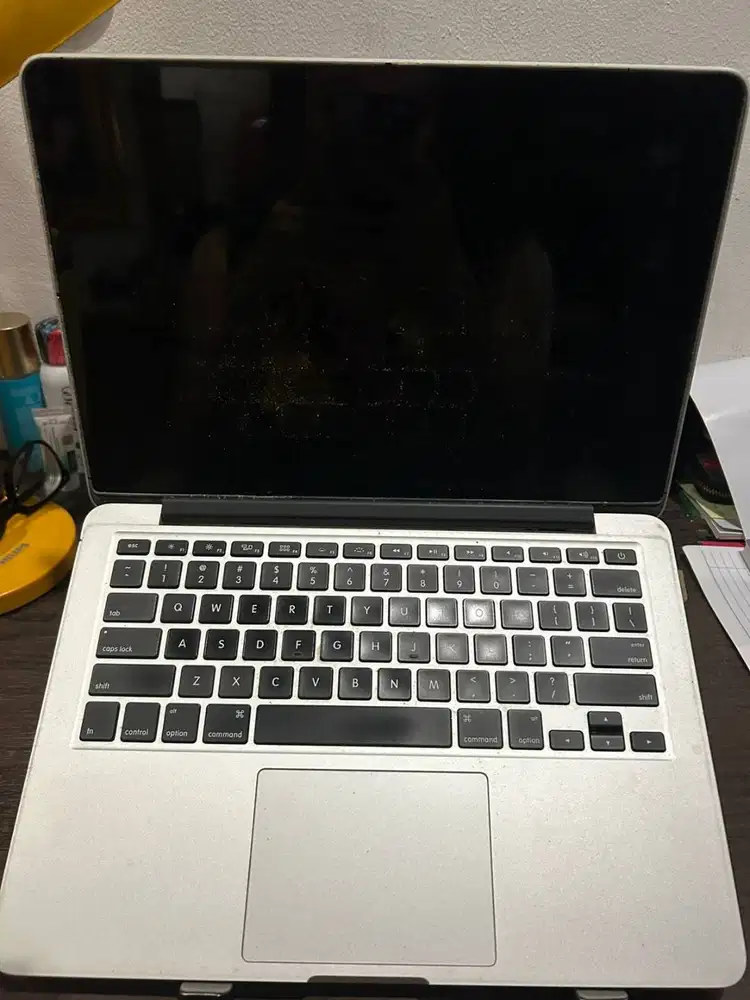 MacBook Pro Retina 13” A1502 Tahun 2015 – Mati Total | Layar mulus