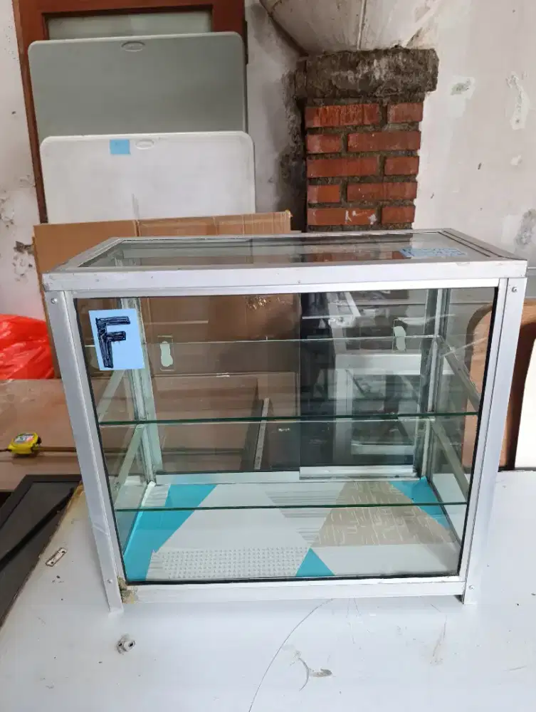 Jual Etalase roko, kondisi second, Lok Pondok cabe udik, Tangsel