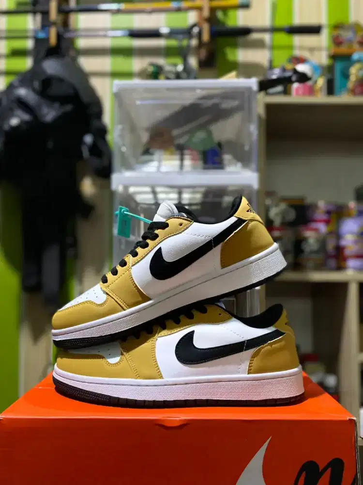 Sepatu Nike taxie size 42